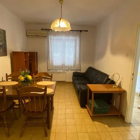 Borna Apartment *
